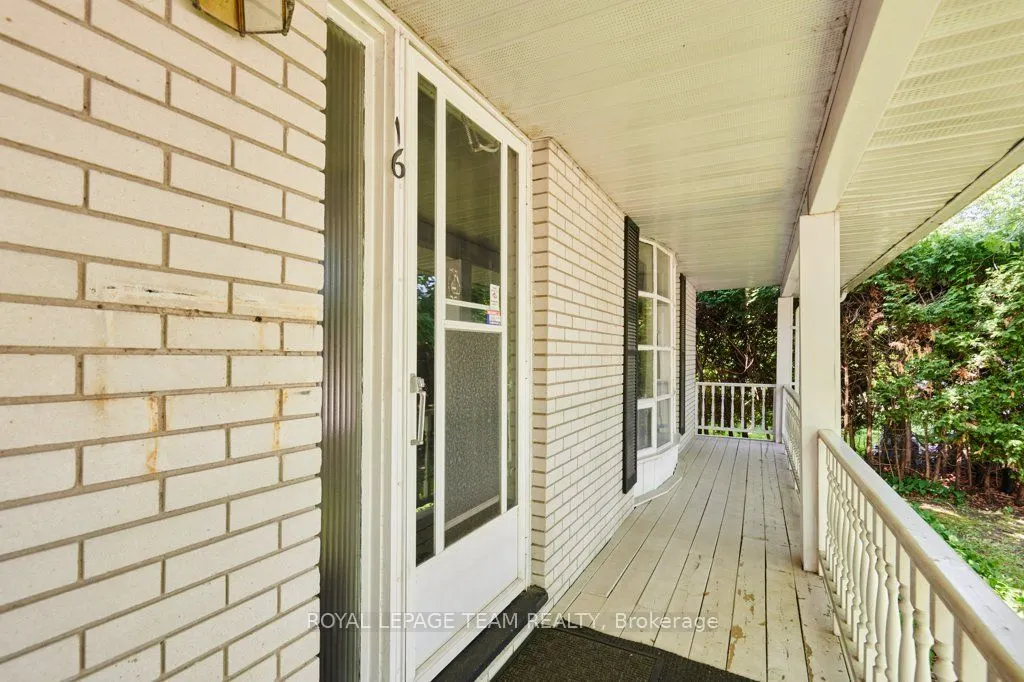 16 Keewatin Crescent