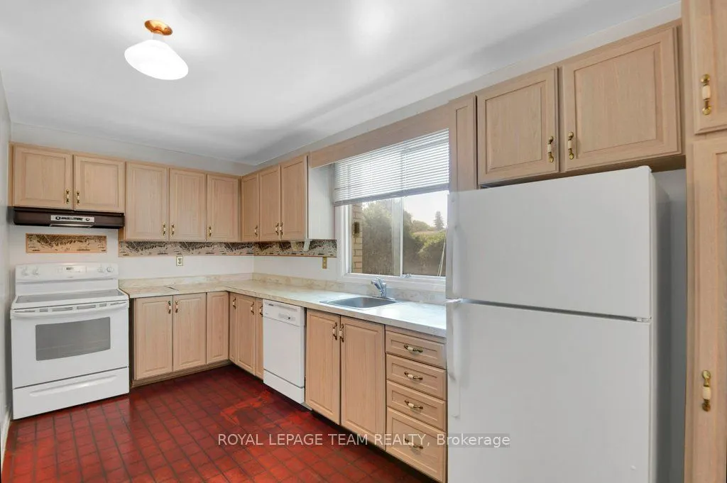 16 Keewatin Crescent