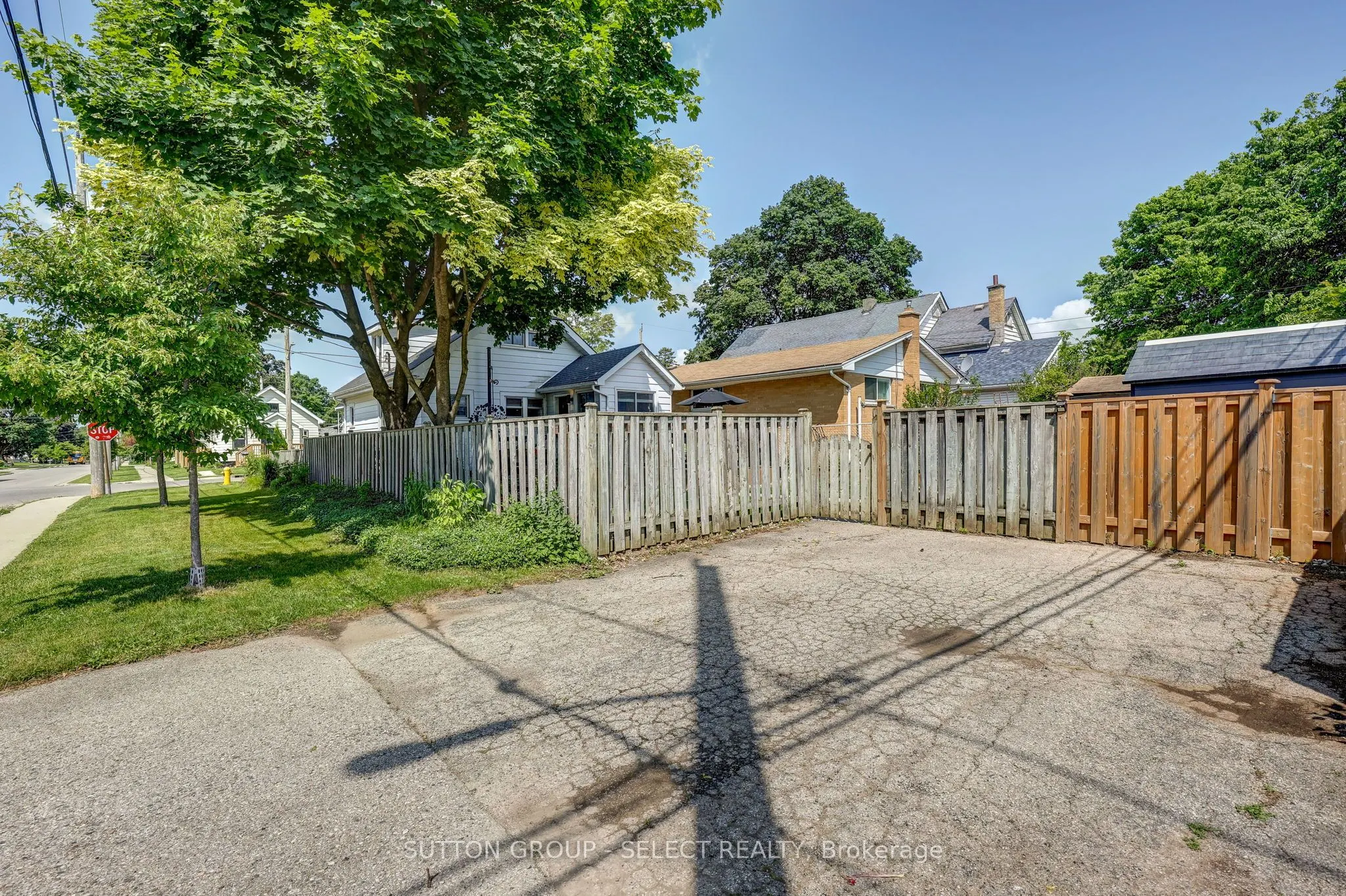 126 Brisbin Street