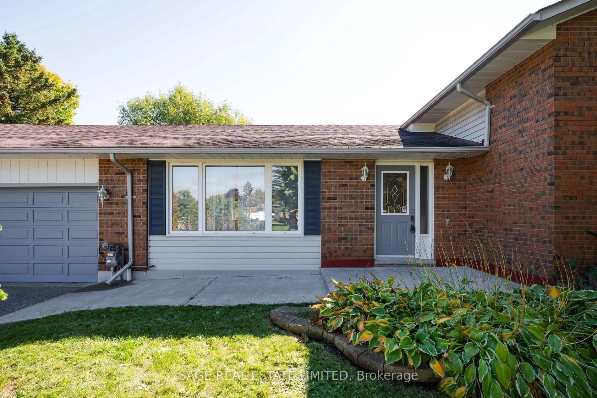 41 Douglas Crescent