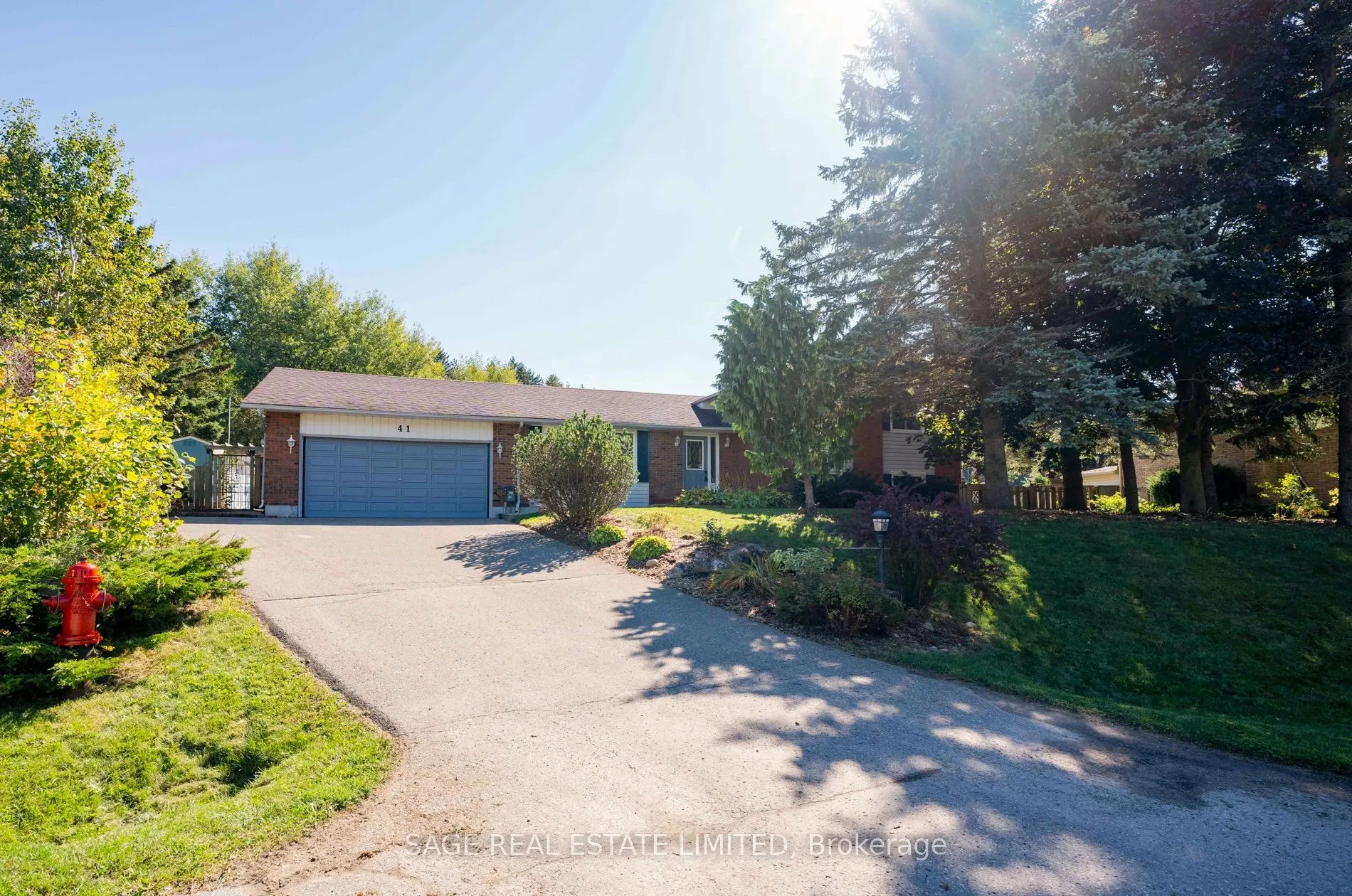 41 Douglas Crescent