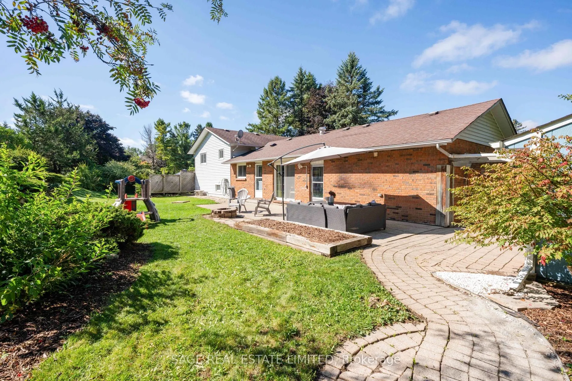 41 Douglas Crescent