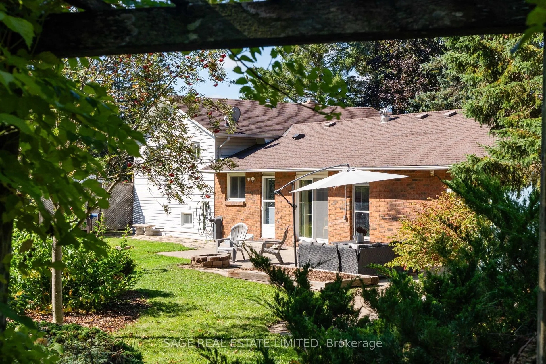 41 Douglas Crescent