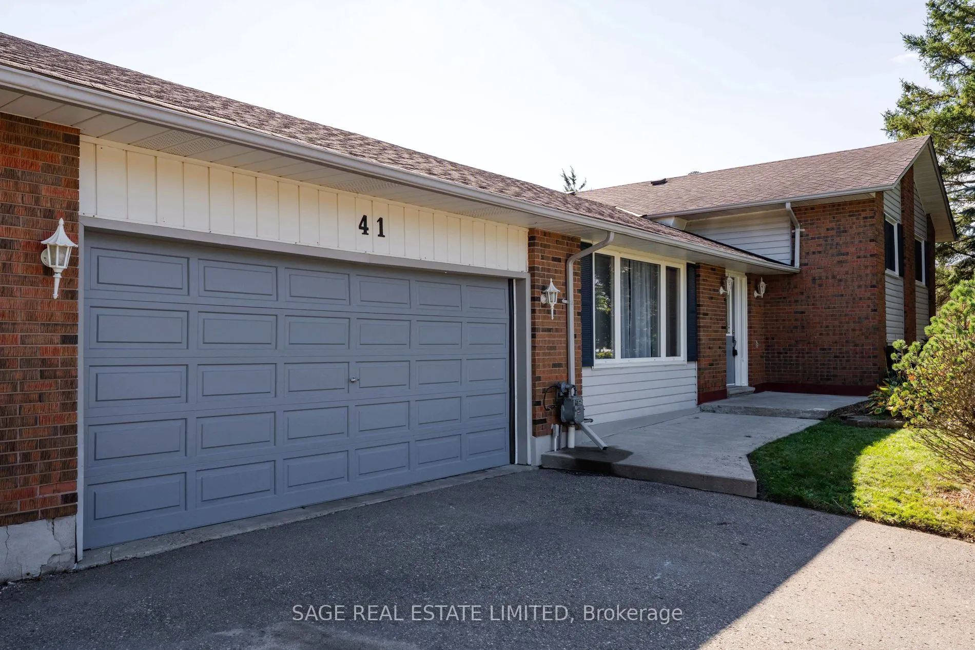 41 Douglas Crescent