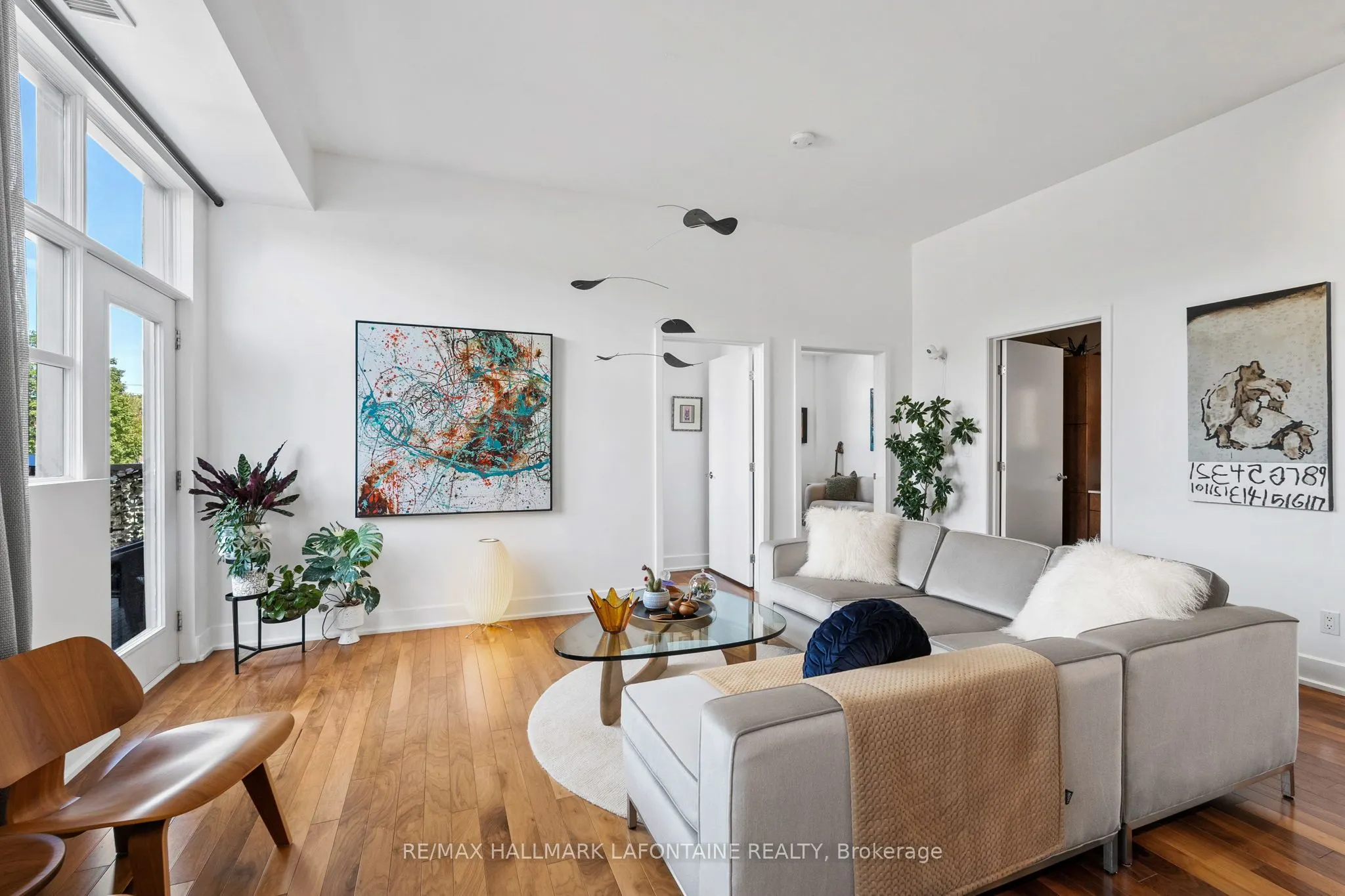 345 St-Denis Street, #317