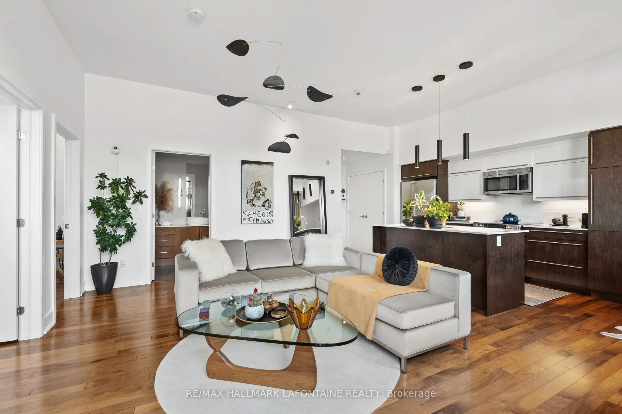 345 St-Denis Street, #317