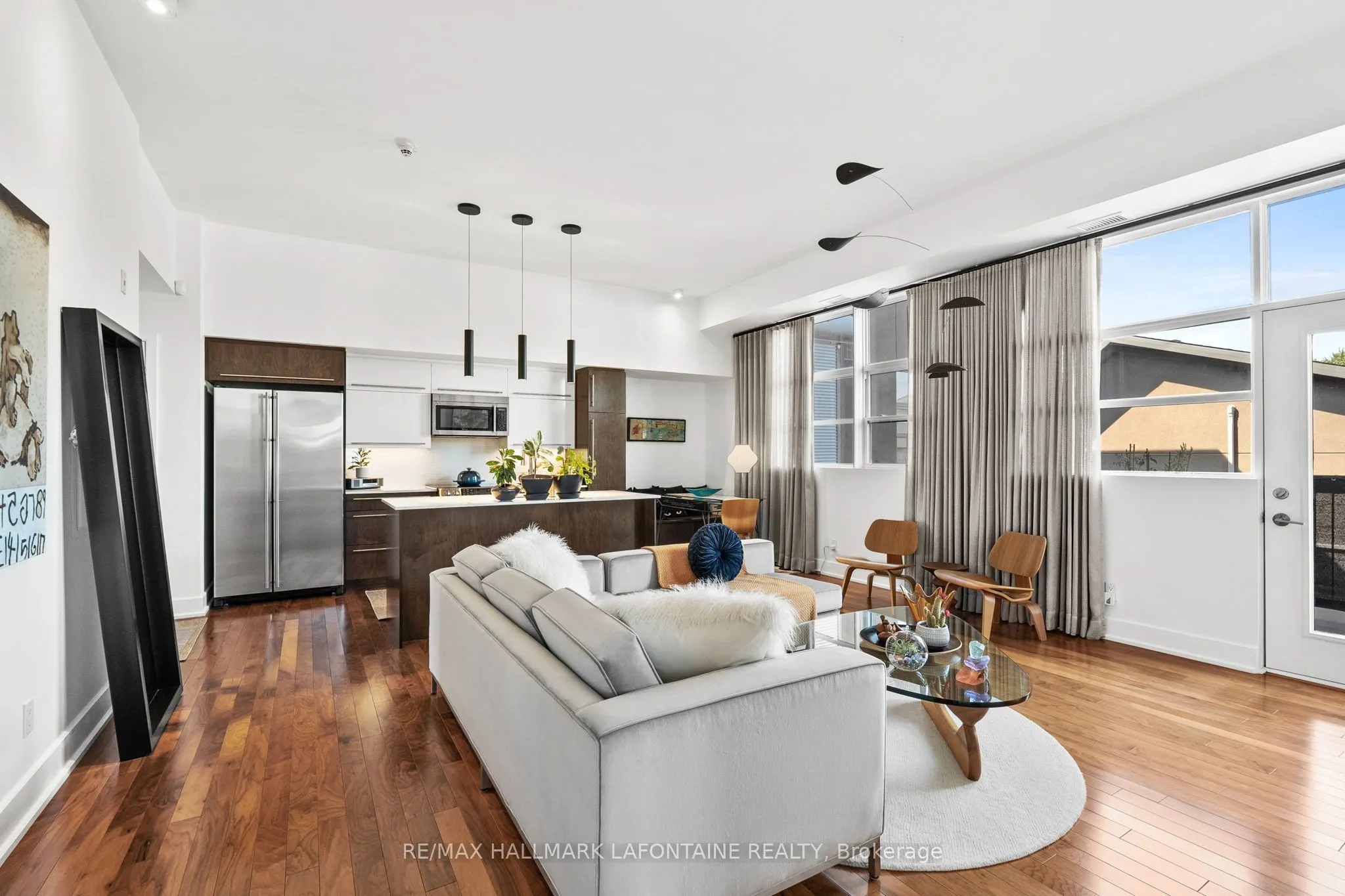 345 St-Denis Street, #317