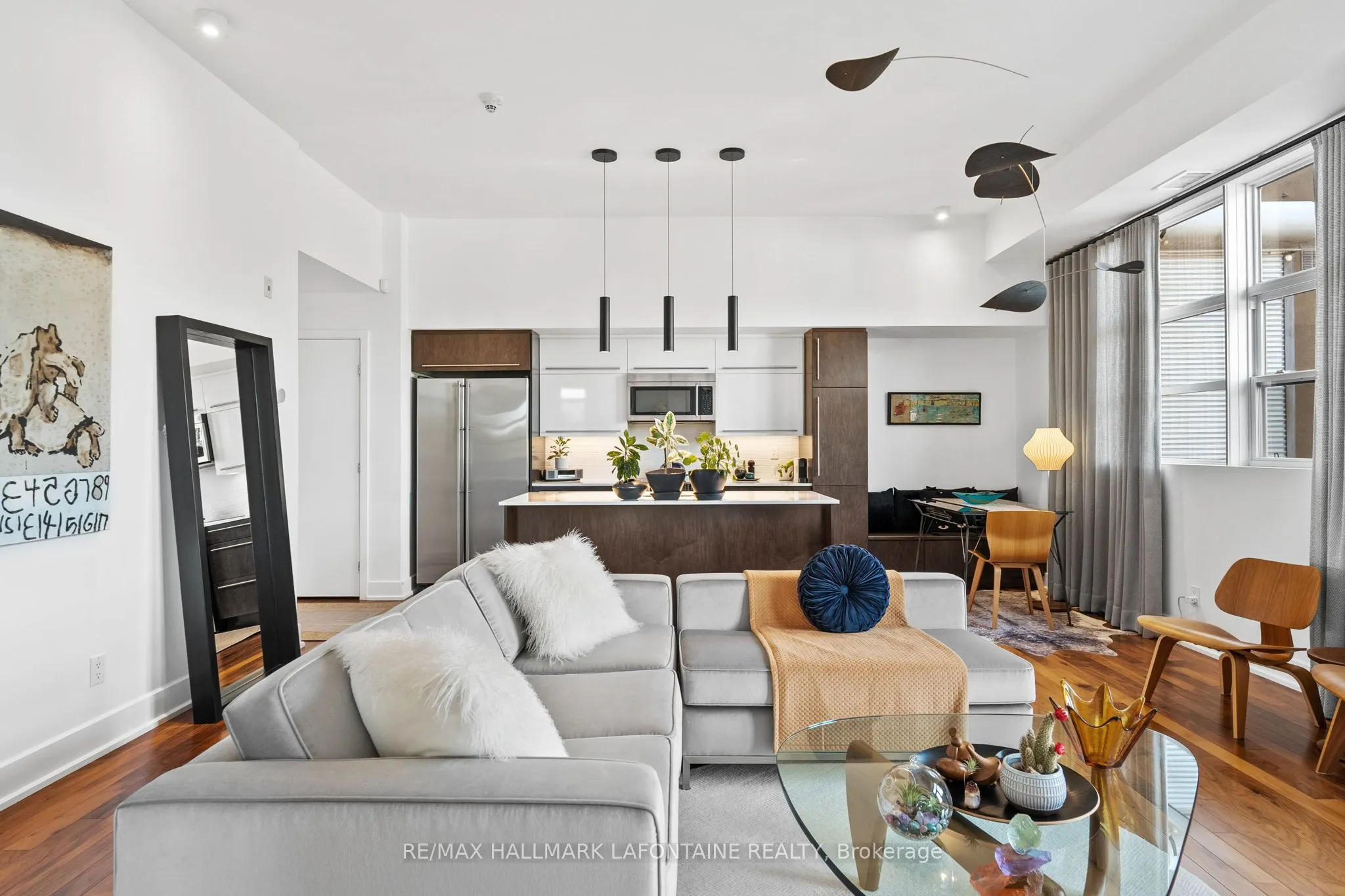 345 St-Denis Street, #317