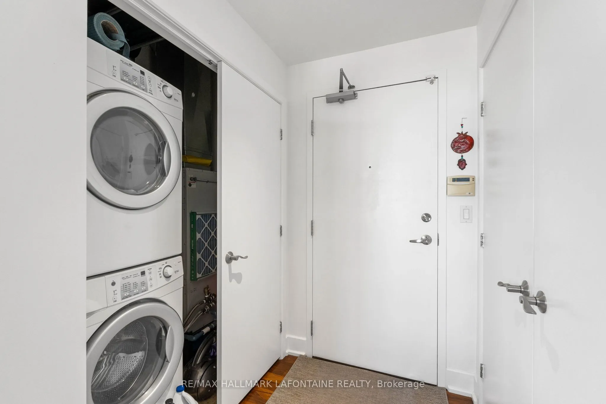 345 St-Denis Street, #317