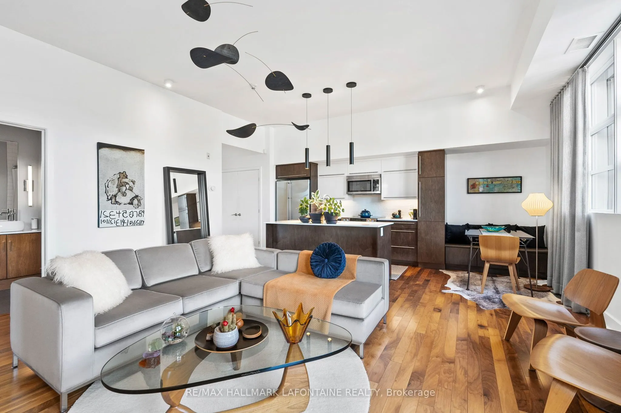 345 St-Denis Street, #317
