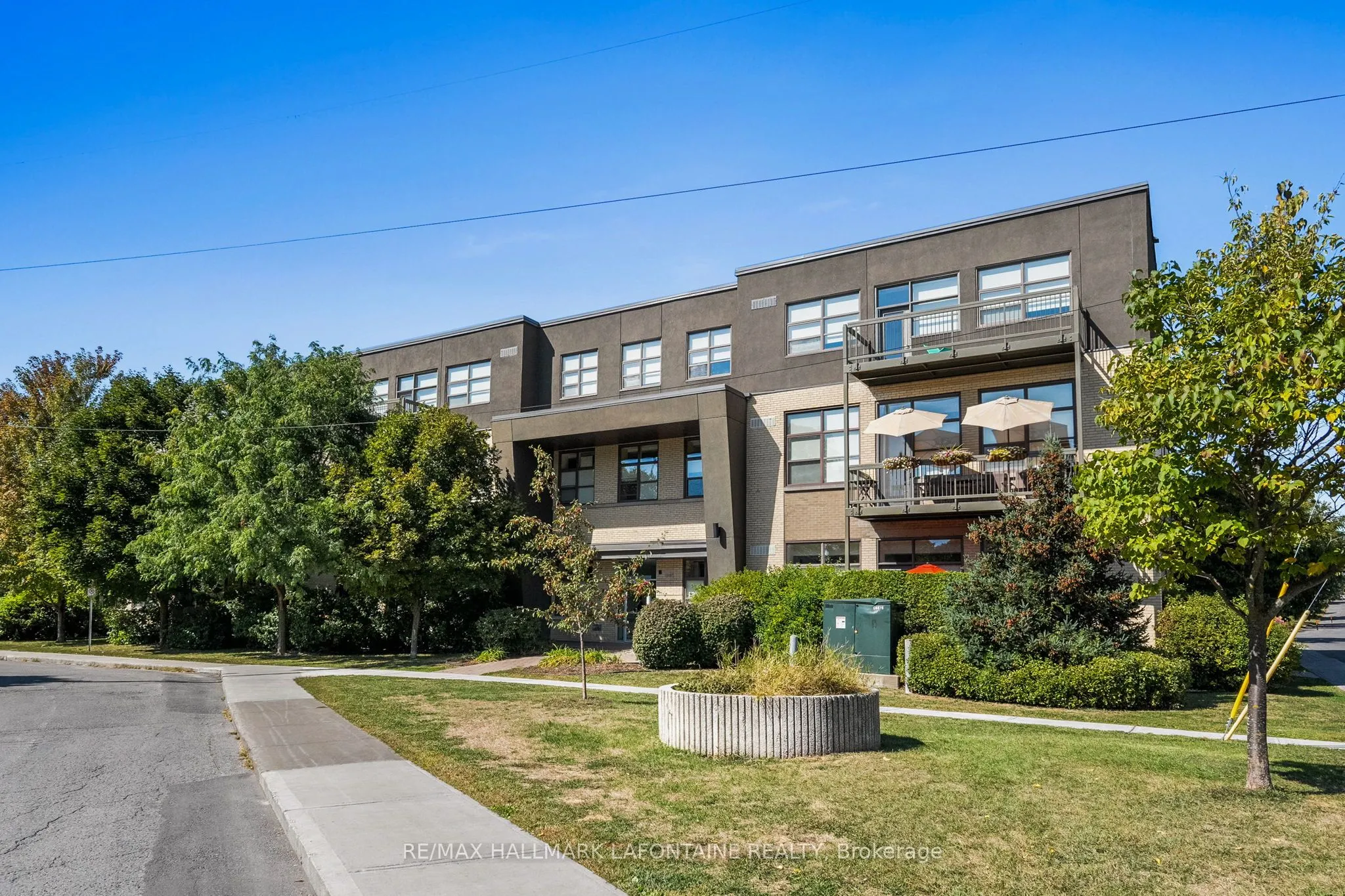 345 St-Denis Street, #317