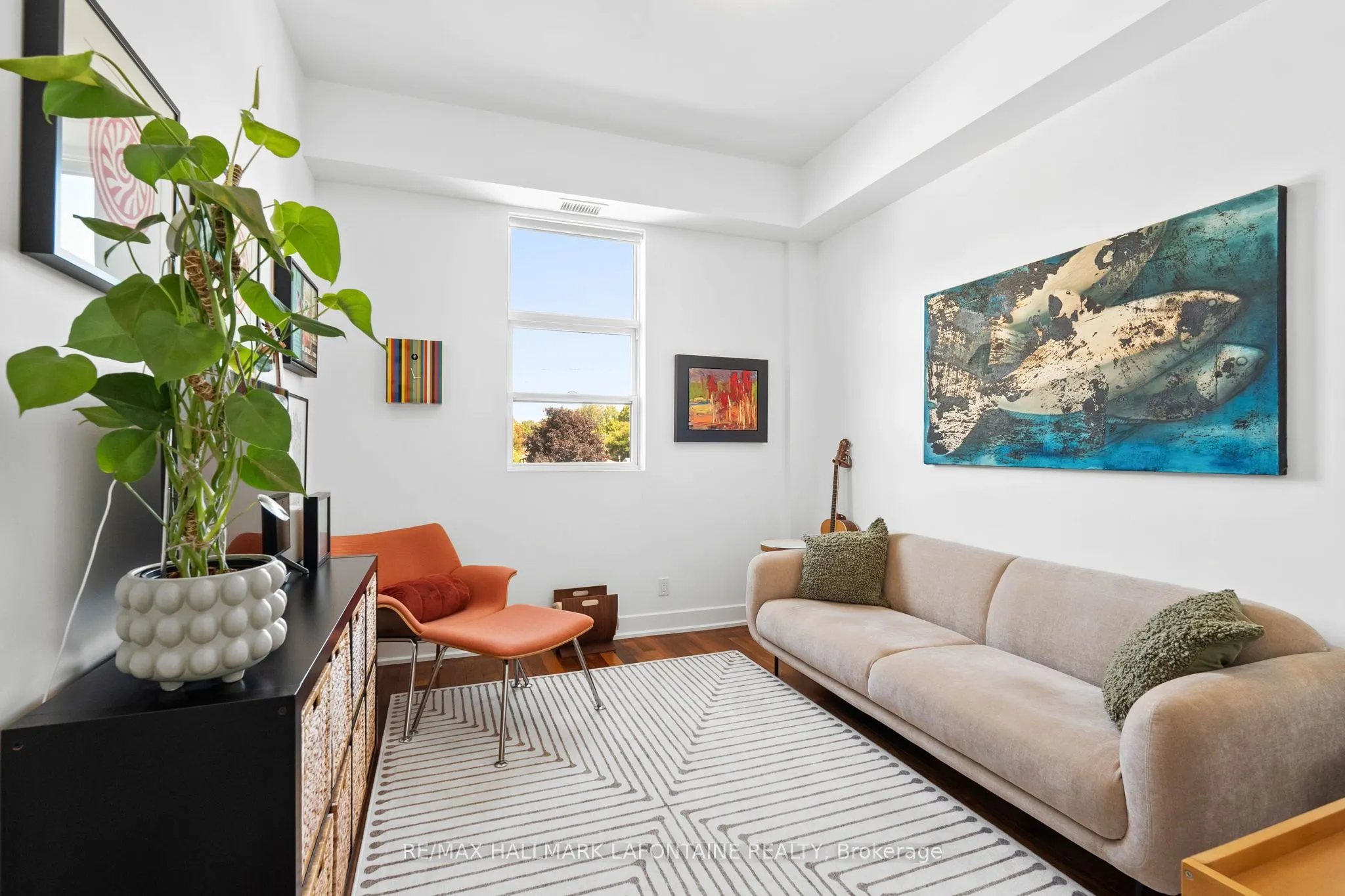 345 St-Denis Street, #317