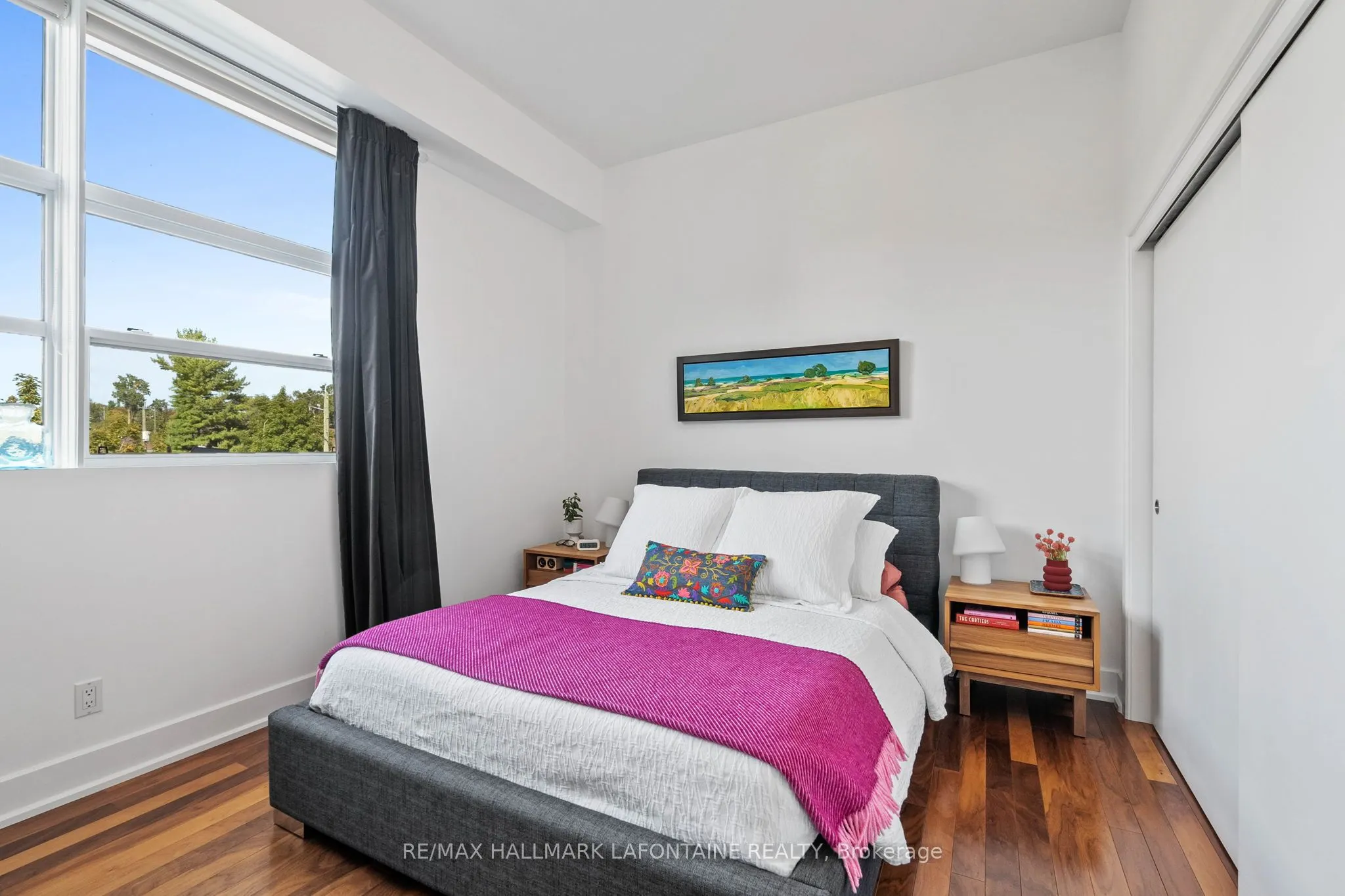 345 St-Denis Street, #317