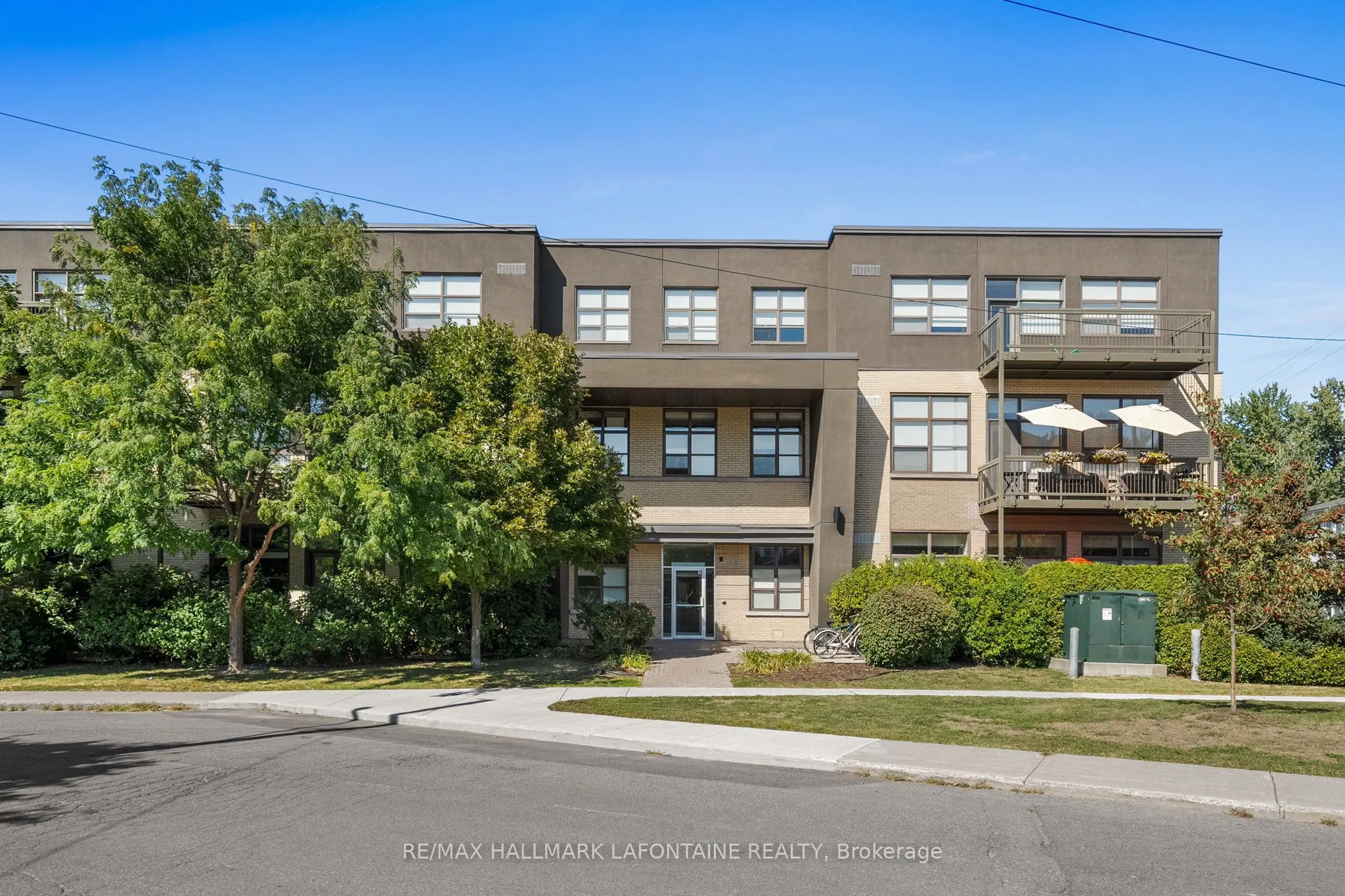 345 St-Denis Street, #317