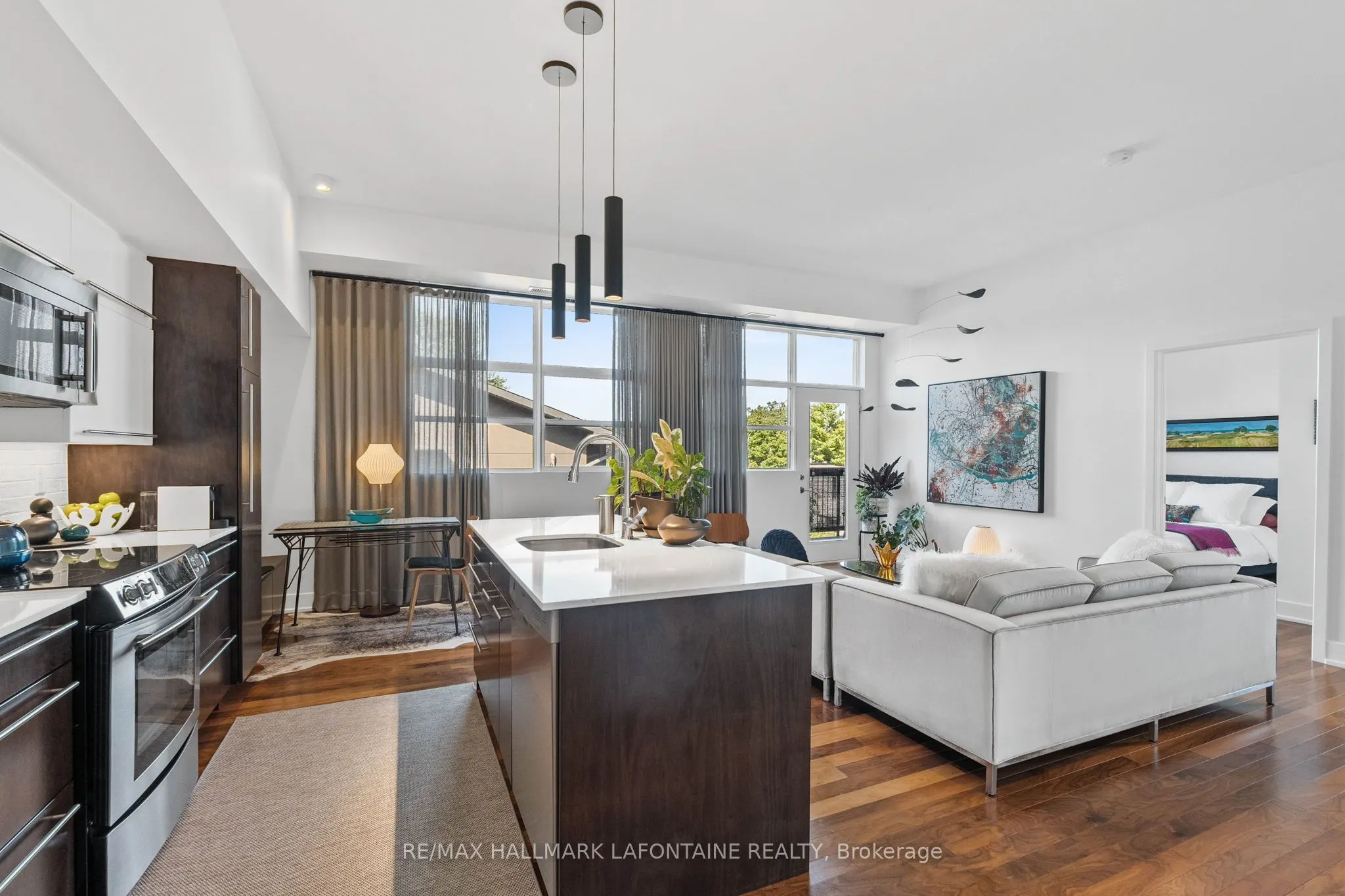 345 St-Denis Street, #317