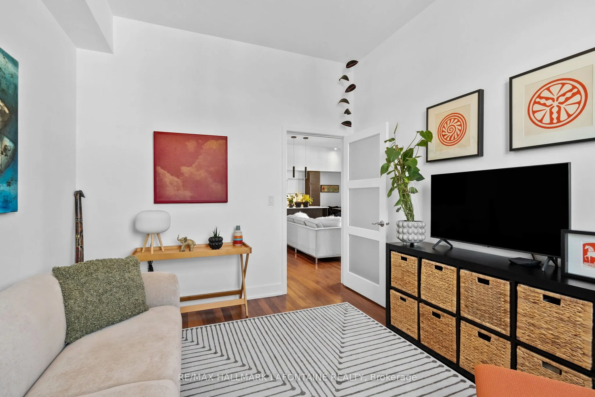 345 St-Denis Street, #317
