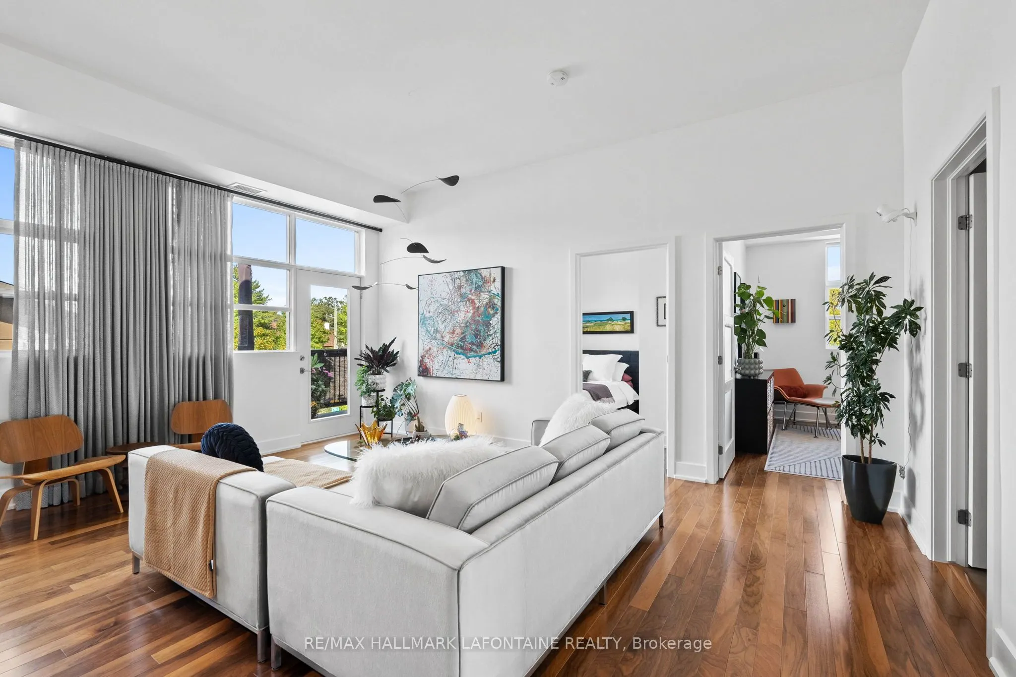 345 St-Denis Street, #317