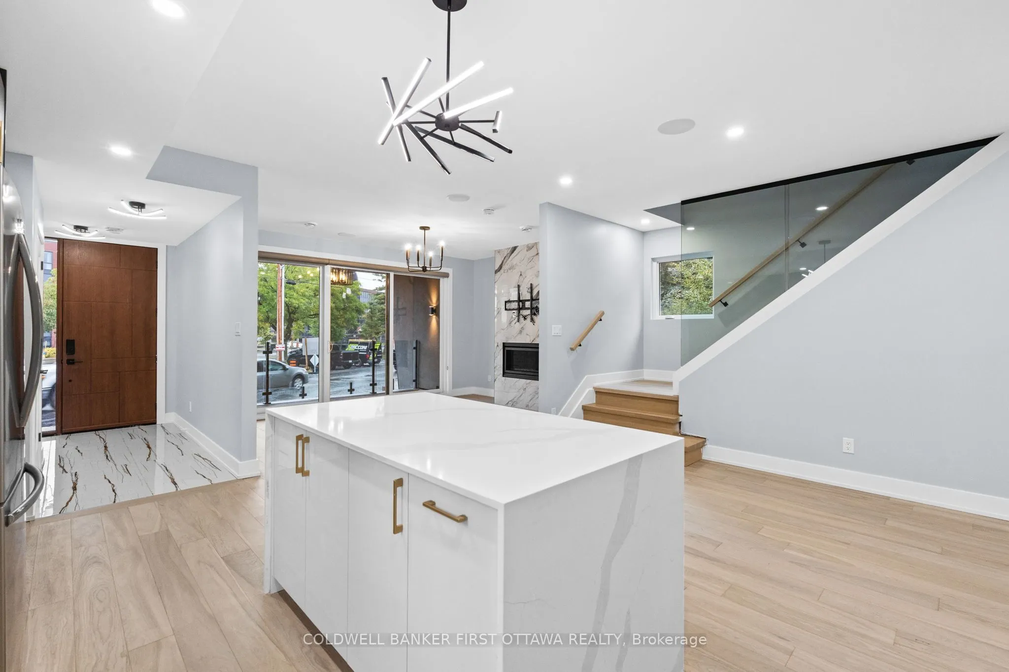 884 BYRON Avenue, #A