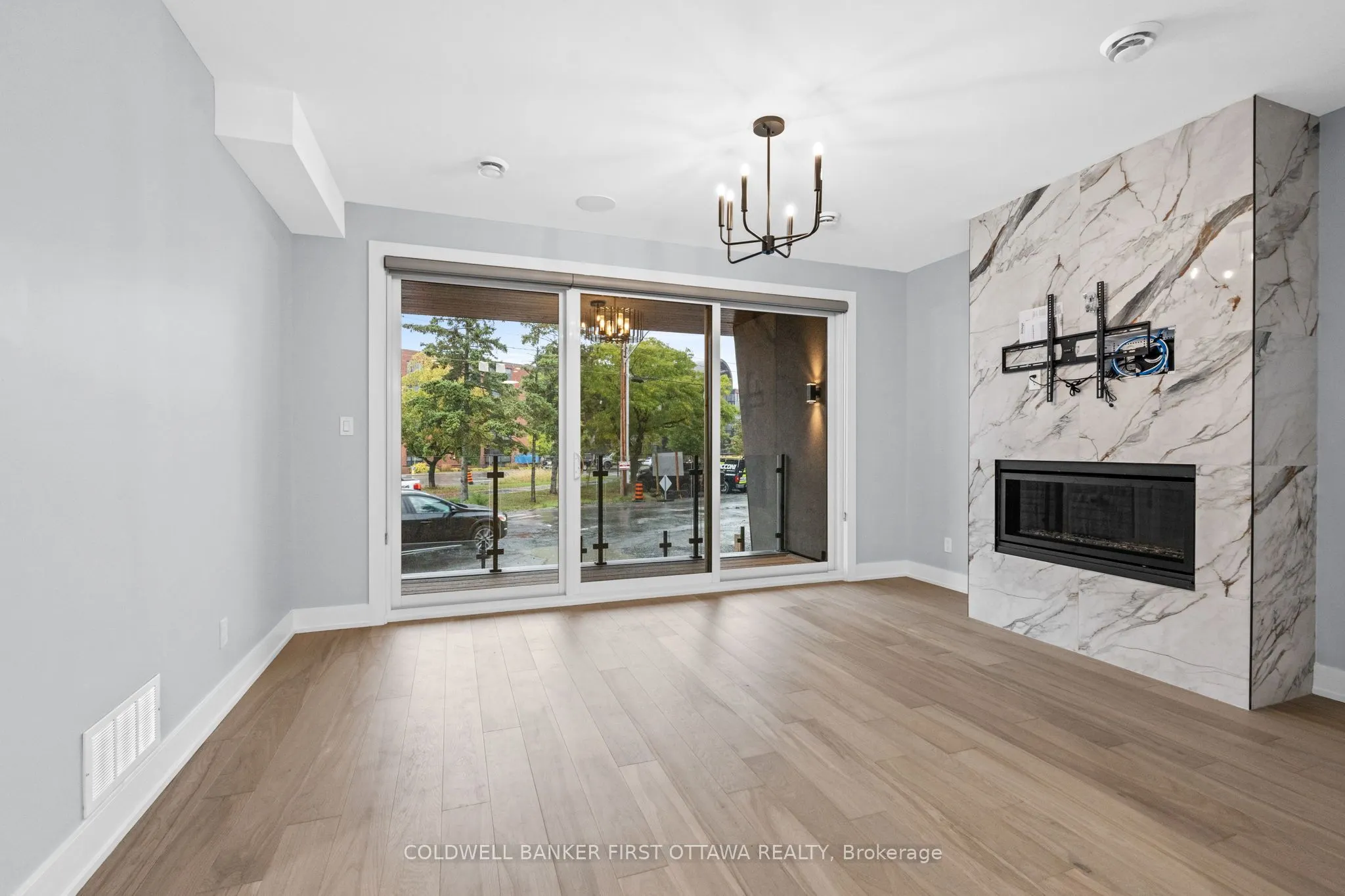 884 BYRON Avenue, #A