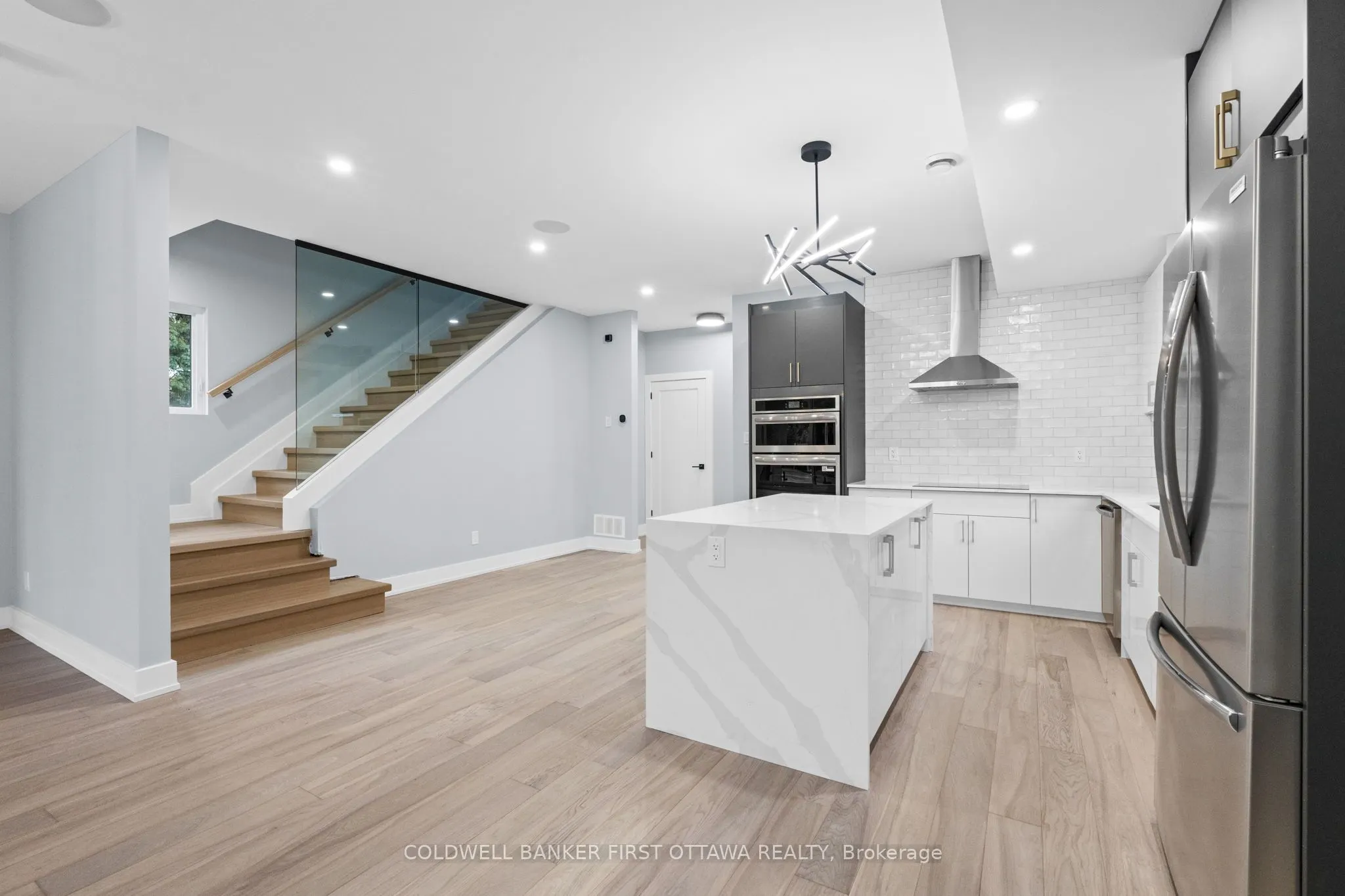 884 BYRON Avenue, #A