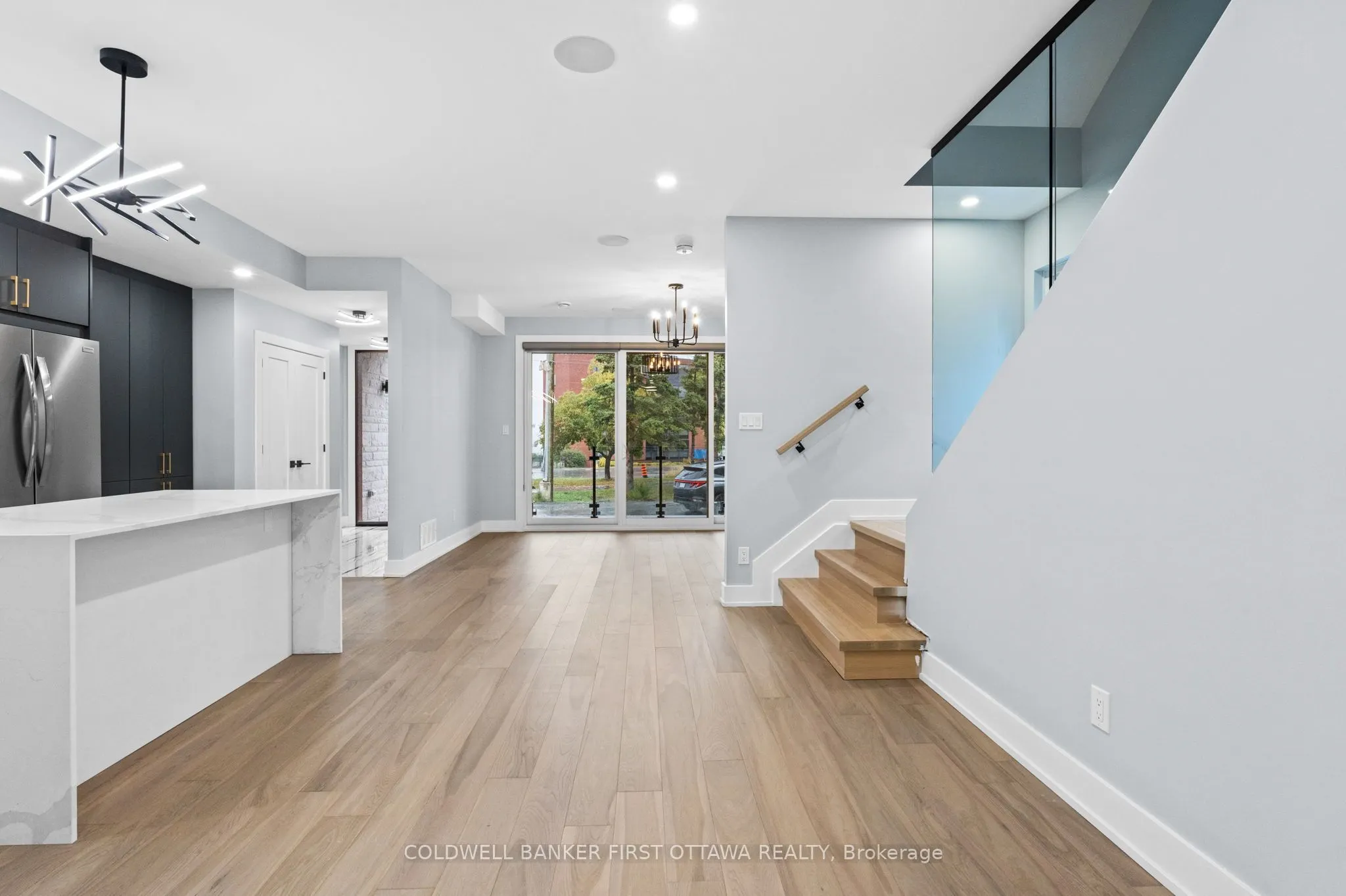 884 BYRON Avenue, #A