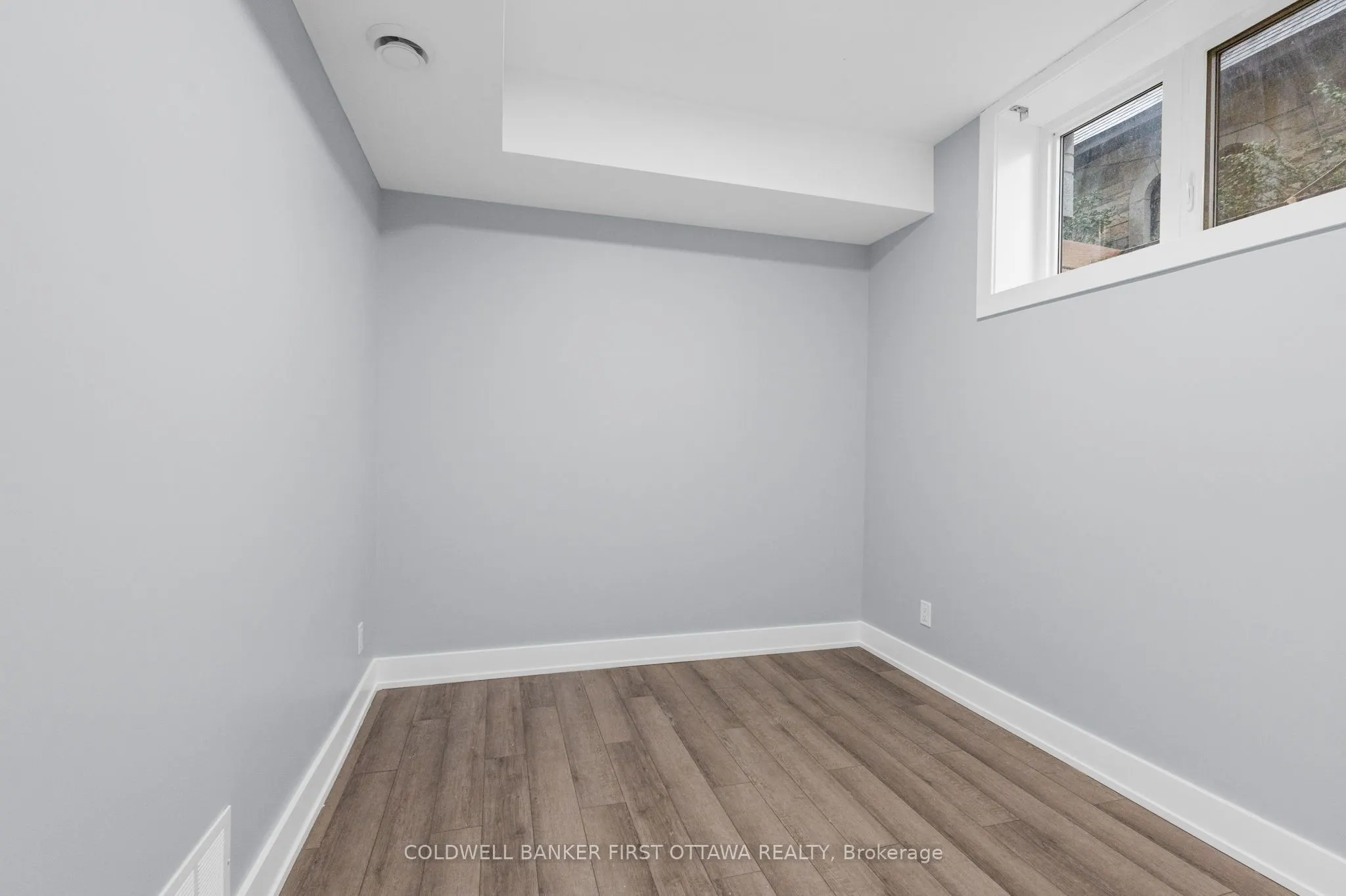 884 BYRON Avenue, #B