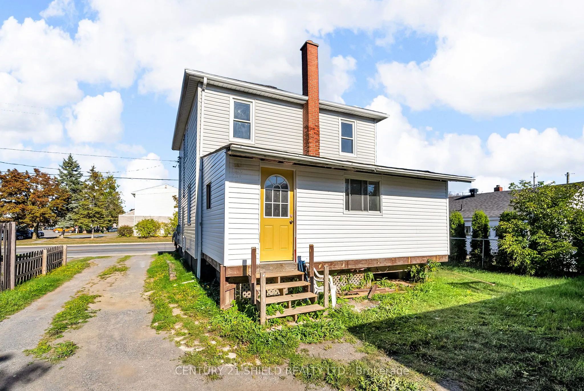 1606 PITT Street