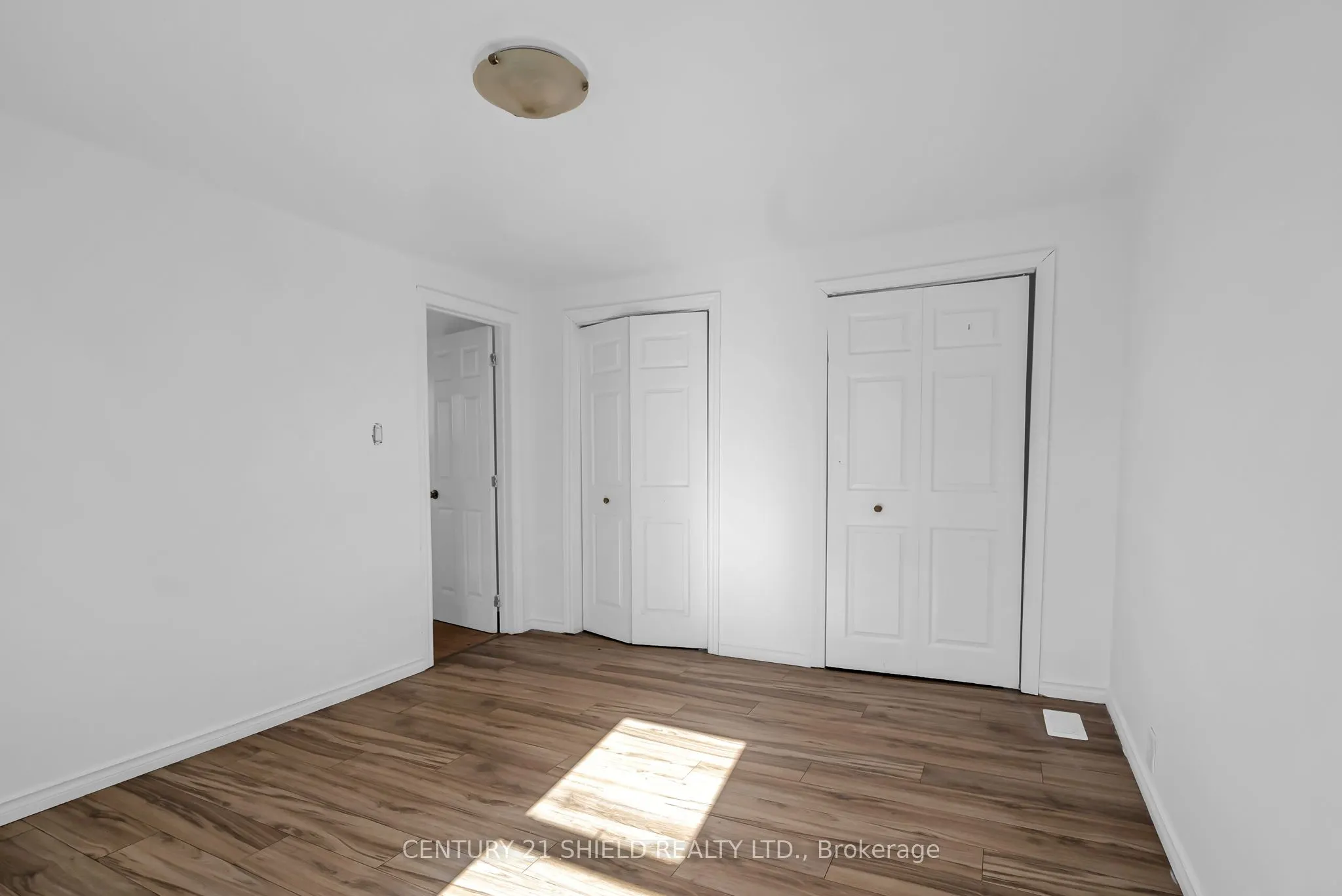 1606 PITT Street