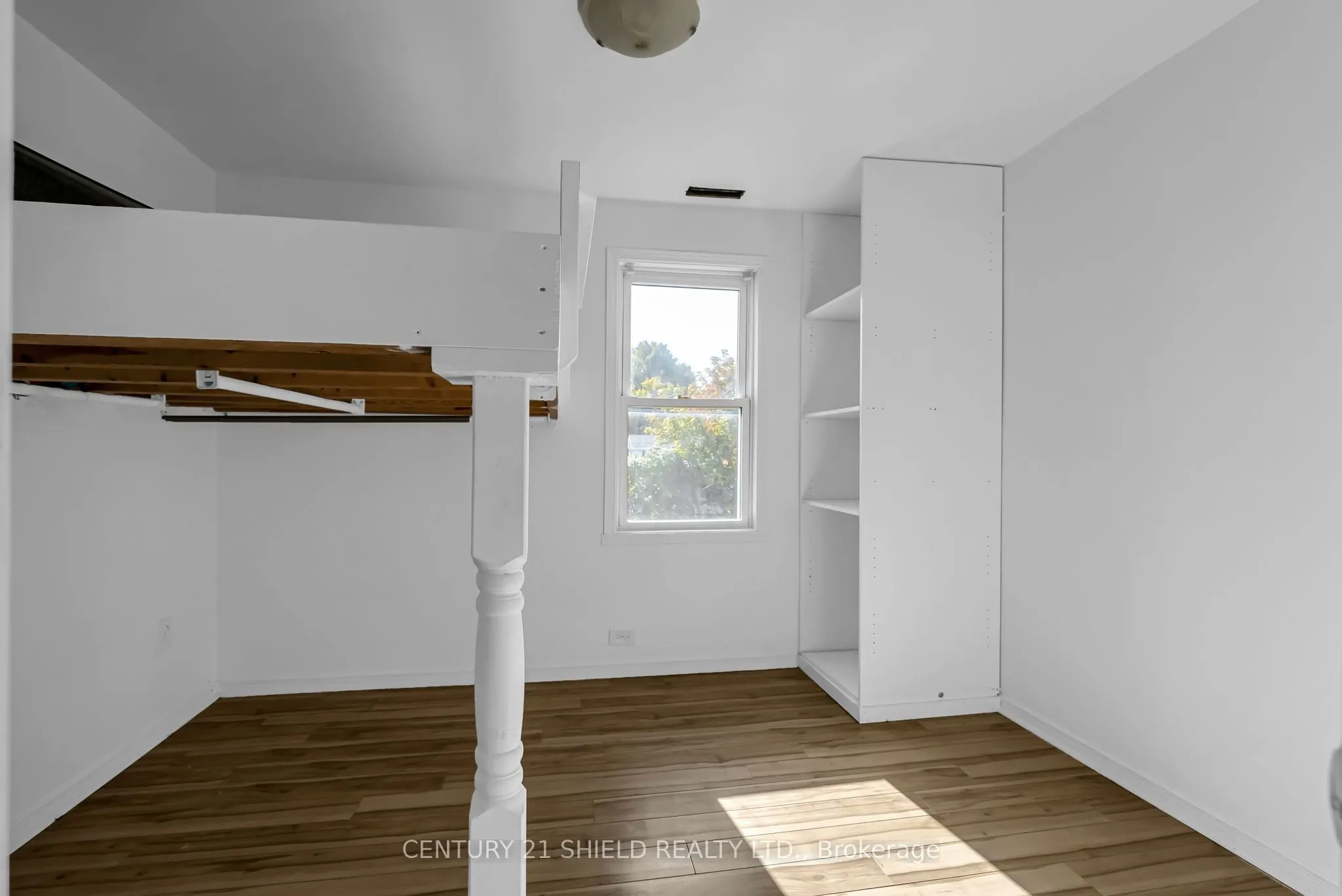 1606 PITT Street