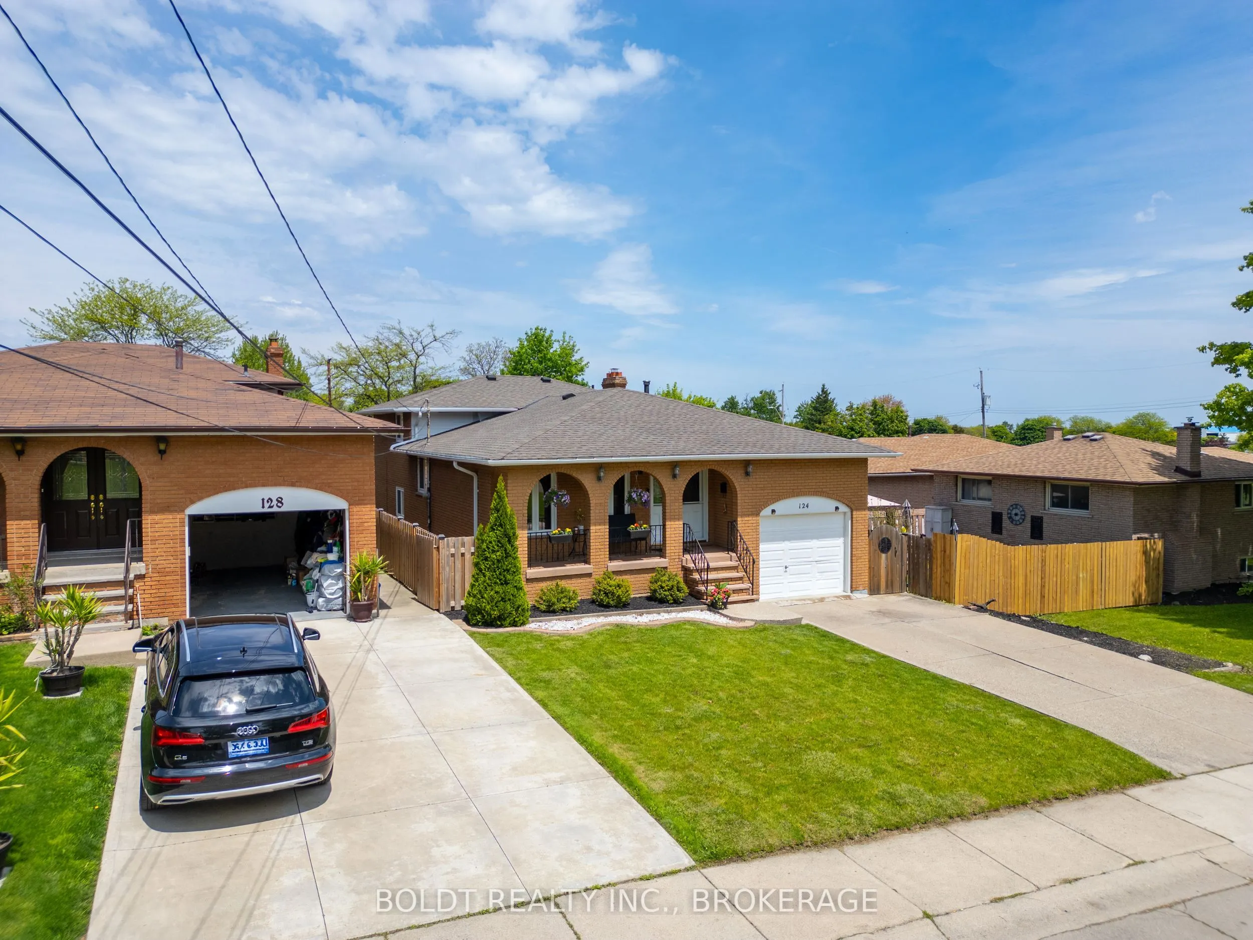 124 Quaker Crescent