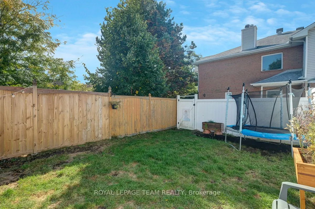 4 Thornbury Crescent