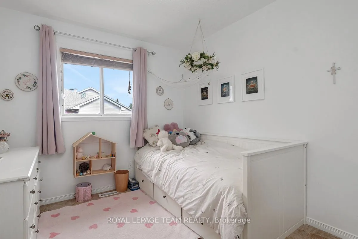 4 Thornbury Crescent