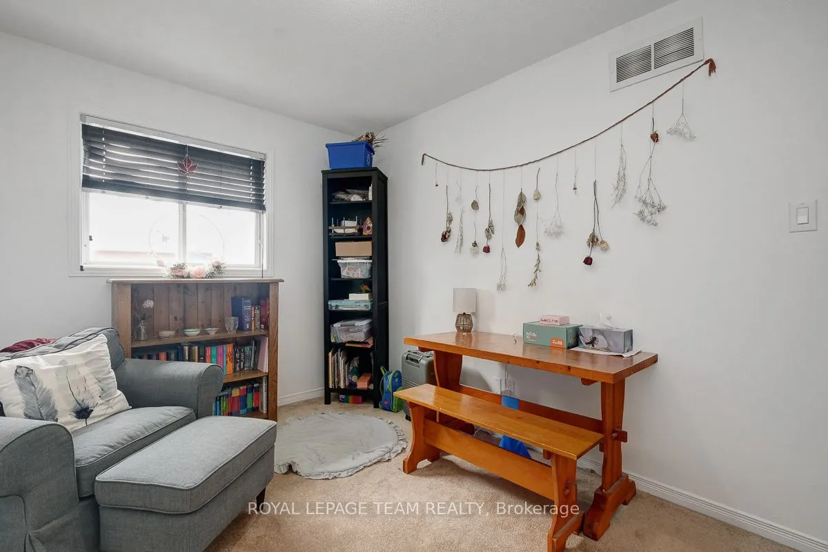 4 Thornbury Crescent