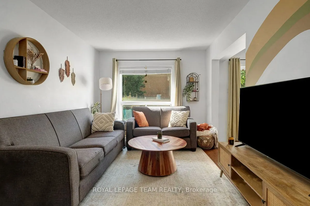 4 Thornbury Crescent