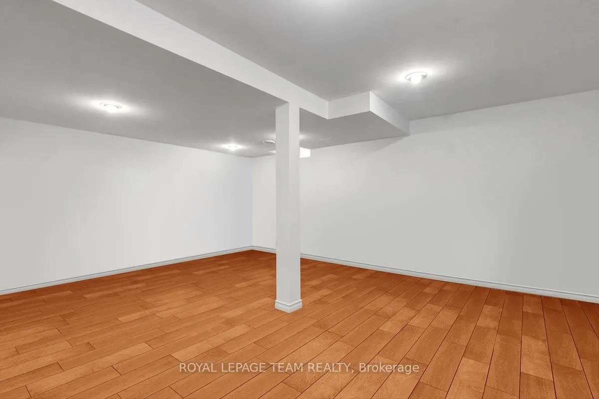 4 Thornbury Crescent