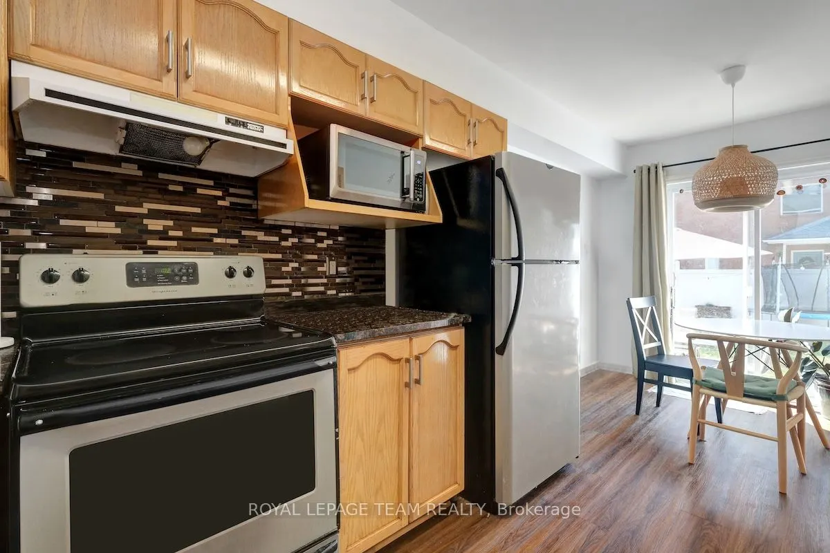 4 Thornbury Crescent