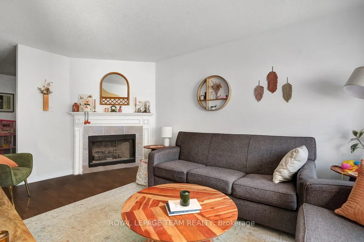 4 Thornbury Crescent