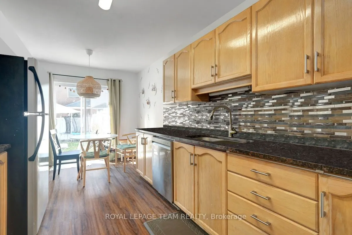 4 Thornbury Crescent