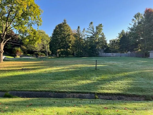 6 BLACKBURN Crescent