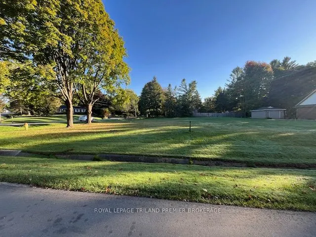 6 BLACKBURN Crescent