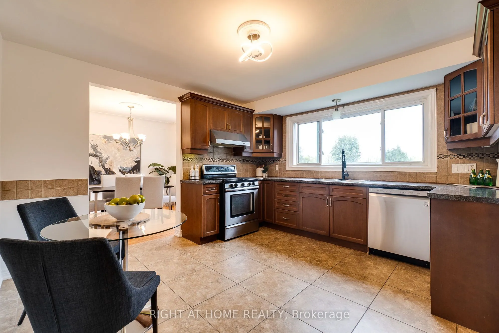 435 Parkside Drive