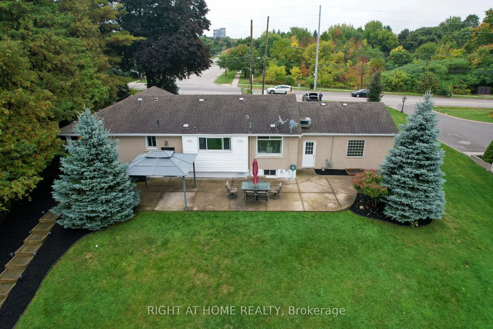 435 Parkside Drive