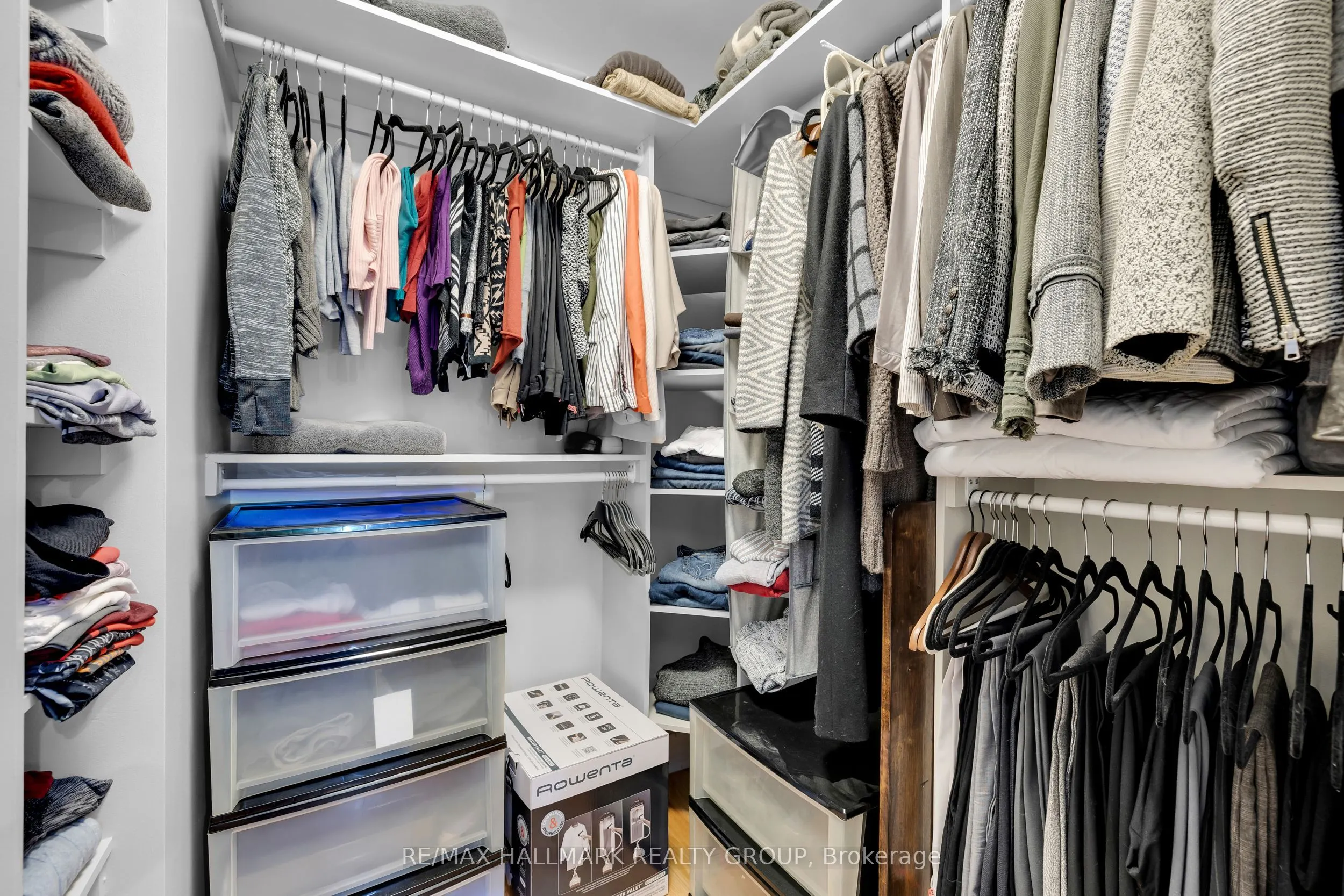 470 Laurier Avenue W, #402