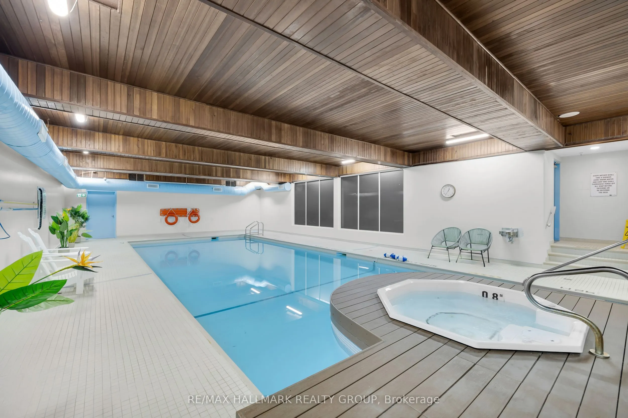 470 Laurier Avenue W, #402