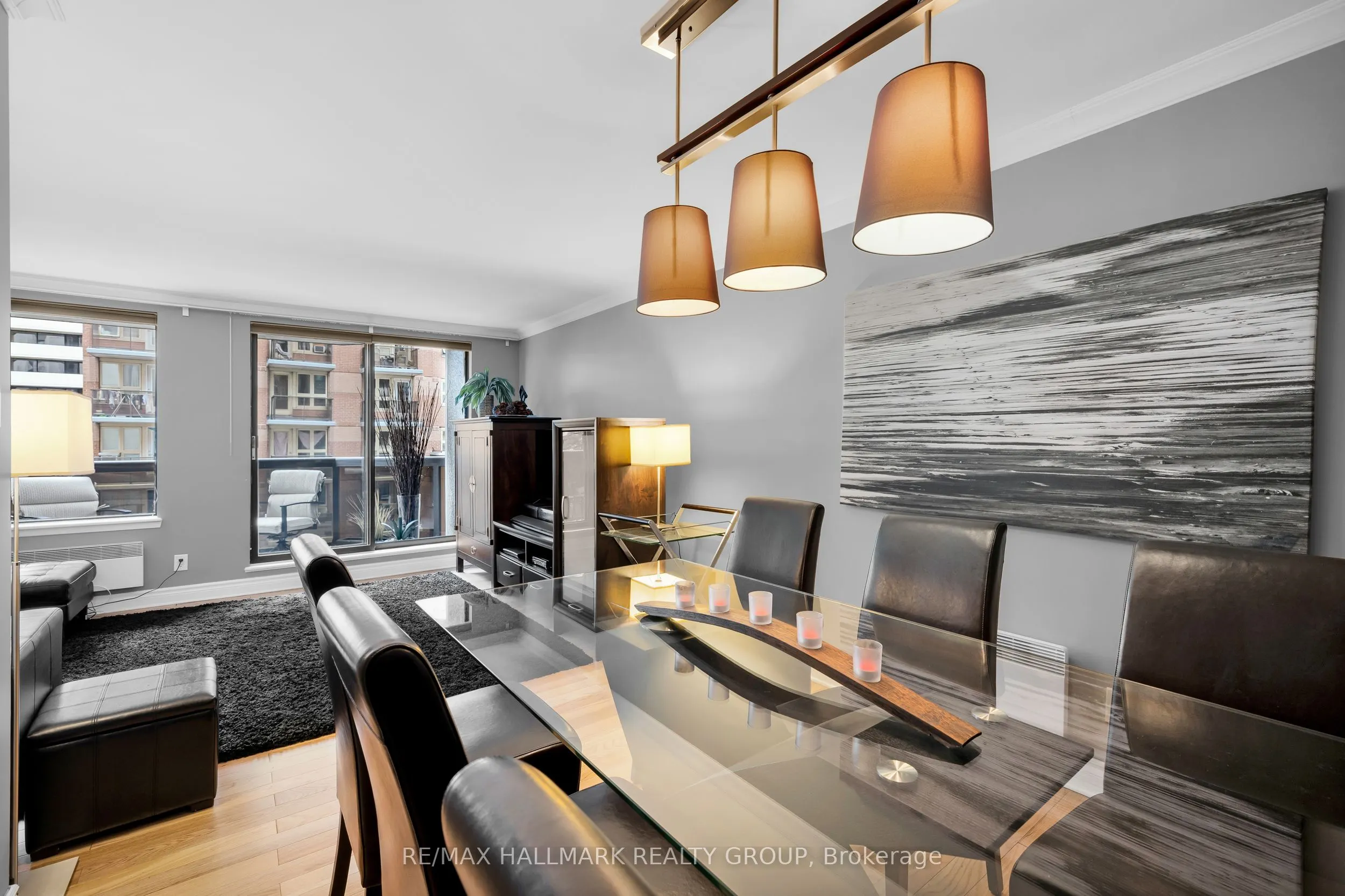 470 Laurier Avenue W, #402