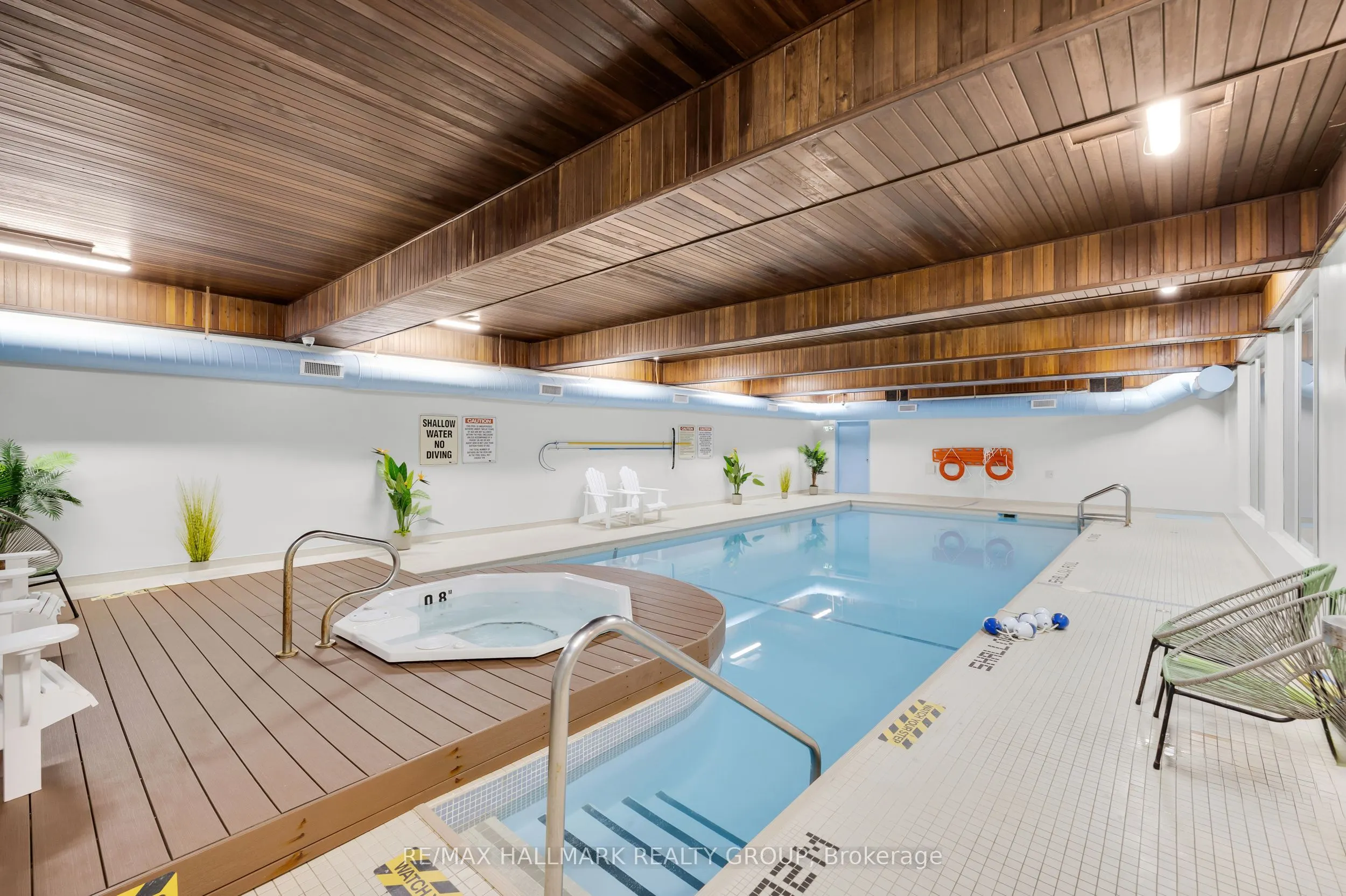 470 Laurier Avenue W, #402