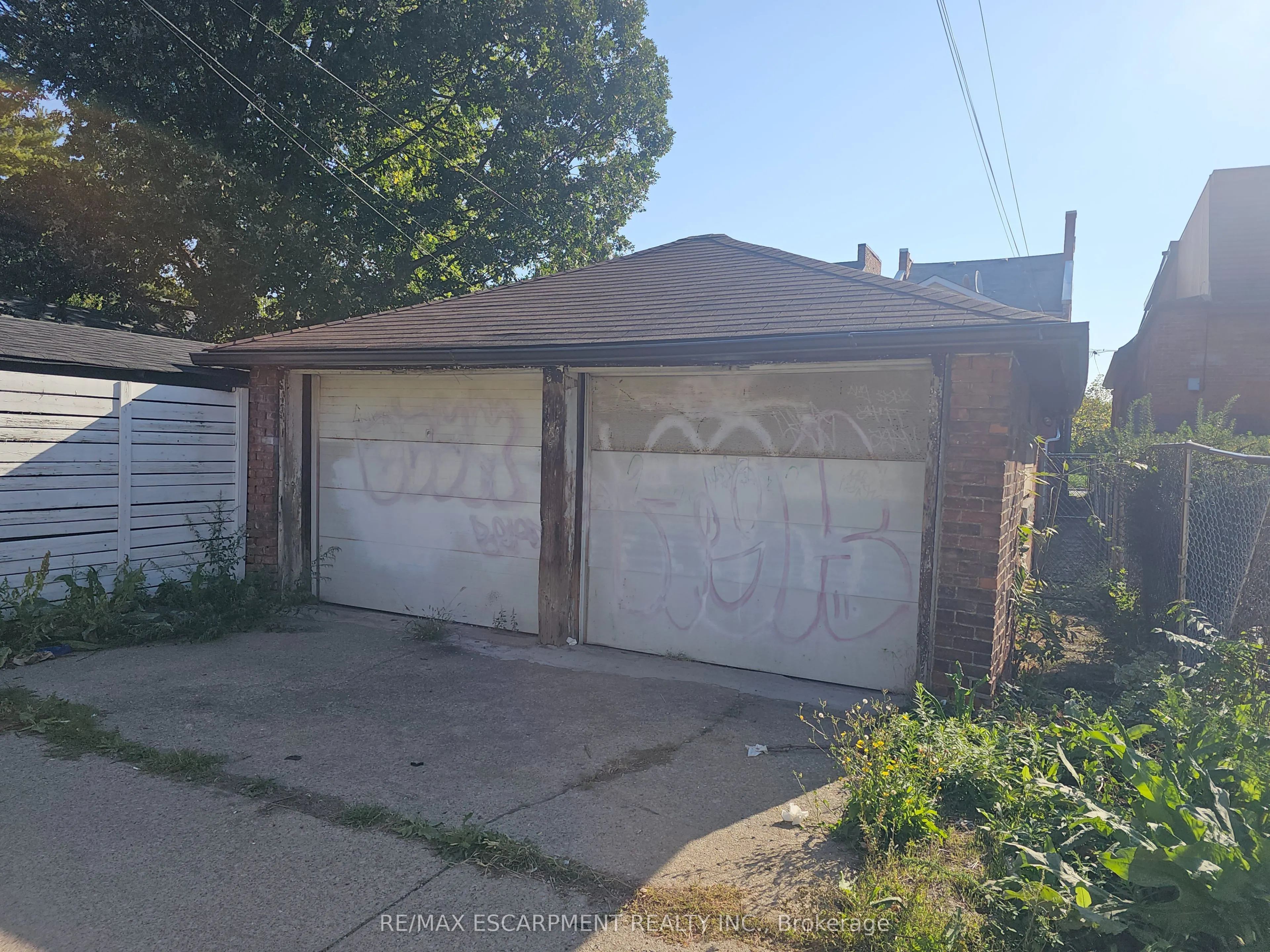 59 VICTORIA Avenue N
