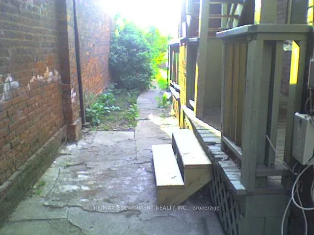 59 VICTORIA Avenue N
