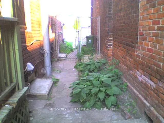 59 VICTORIA Avenue N