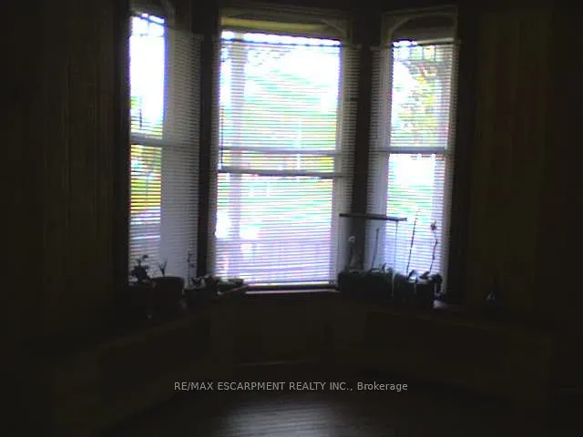 59 VICTORIA Avenue N